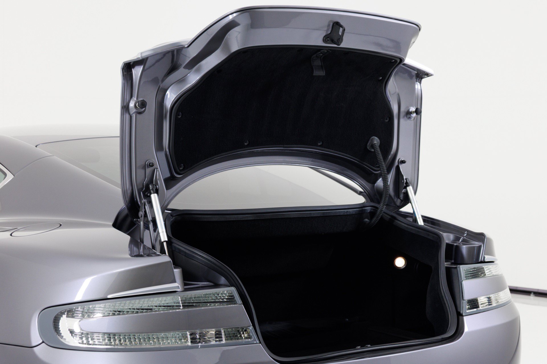 Used 2010 Aston Martin DBS Coupe RWD image 50
