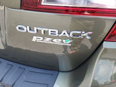Used 2017 Subaru Outback 2.5i Touring w/ Popular Package #5A AWD/4WD image 3