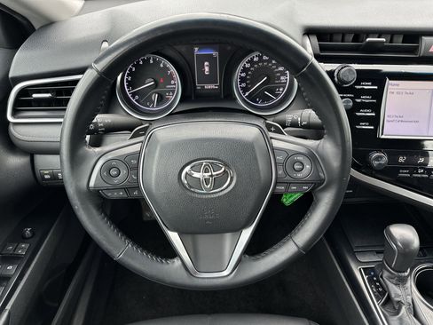 Used 2018 Toyota Camry SE image 23