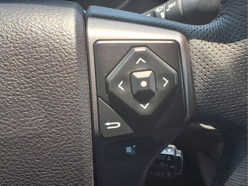 Used 2022 Toyota Tacoma TRD Sport w/ Technology Package RWD image 17