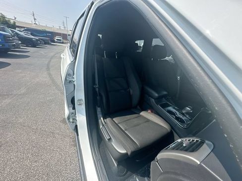 Certified 2021 Jeep Grand Cherokee Laredo w/ Security & Convenience Group AWD/4WD image 26
