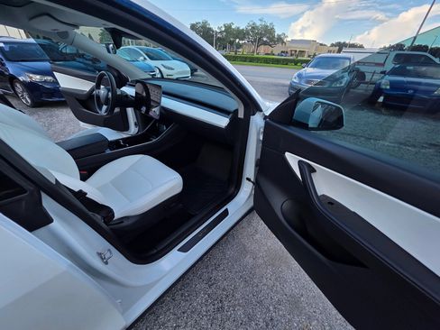 Used 2020 Tesla Model Y Performance AWD/4WD image 18