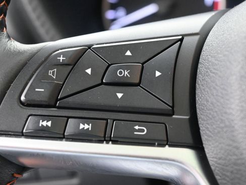 Used 2023 Nissan Sentra SR w/ SR Premium Package image 42