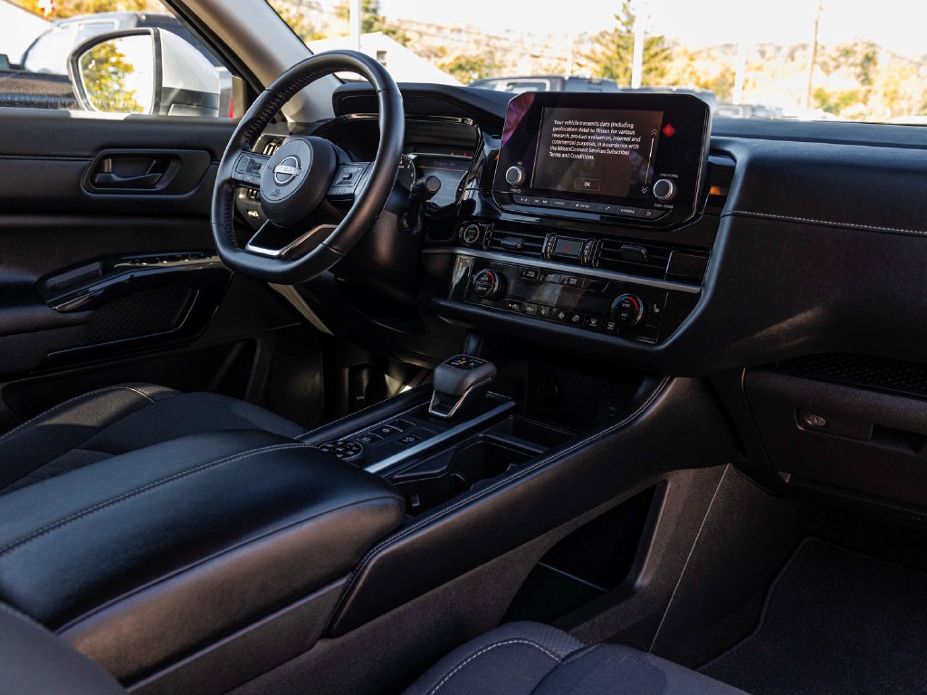 Used 2023 Nissan Pathfinder SV AWD/4WD image 23
