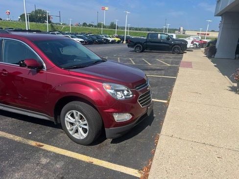 Used 2017 Chevrolet Equinox LT w/ Convenience Package FWD image 4