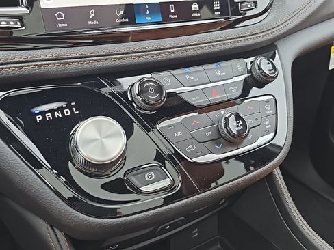 New 2026 Chrysler Pacifica Pinnacle image 37