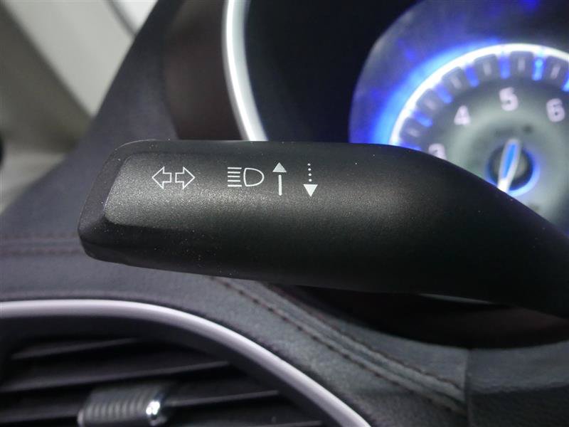 Used 2017 Chrysler Pacifica Limited w/ UConnect Theater Package FWD image 34