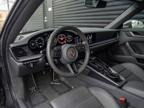 Certified 2022 Porsche 911 Carrera image 4