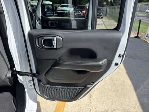Used 2024 Jeep Wrangler Unlimited Sahara AWD/4WD image 25