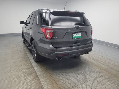 Used 2019 Ford Explorer XLT w/ Equipment Group 202A AWD/4WD image 5