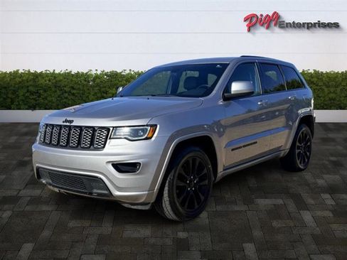 Used 2020 Jeep Grand Cherokee Altitude image 4