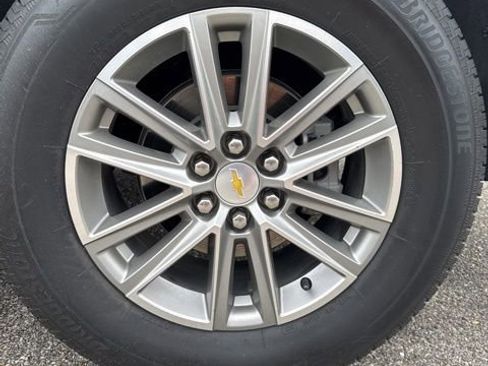 Used 2023 Chevrolet Traverse LT FWD image 14