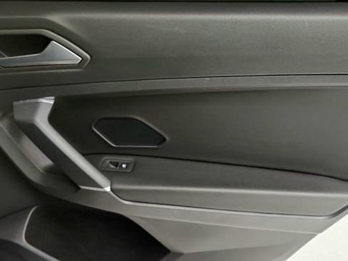 Used 2020 Volkswagen Tiguan SE R-Line FWD image 41