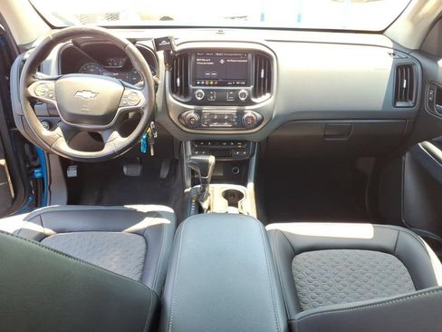 Used 2021 Chevrolet Colorado Z71 AWD/4WD image 7