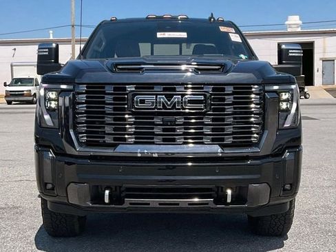 Used 2024 GMC Sierra 2500 Denali Ultimate w/ Max Trailering Package AWD/4WD image 4