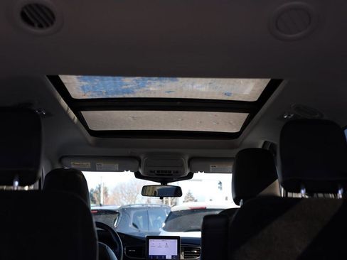 Used 2022 Ford Explorer XLT w/ Equipment Group 202A image 17