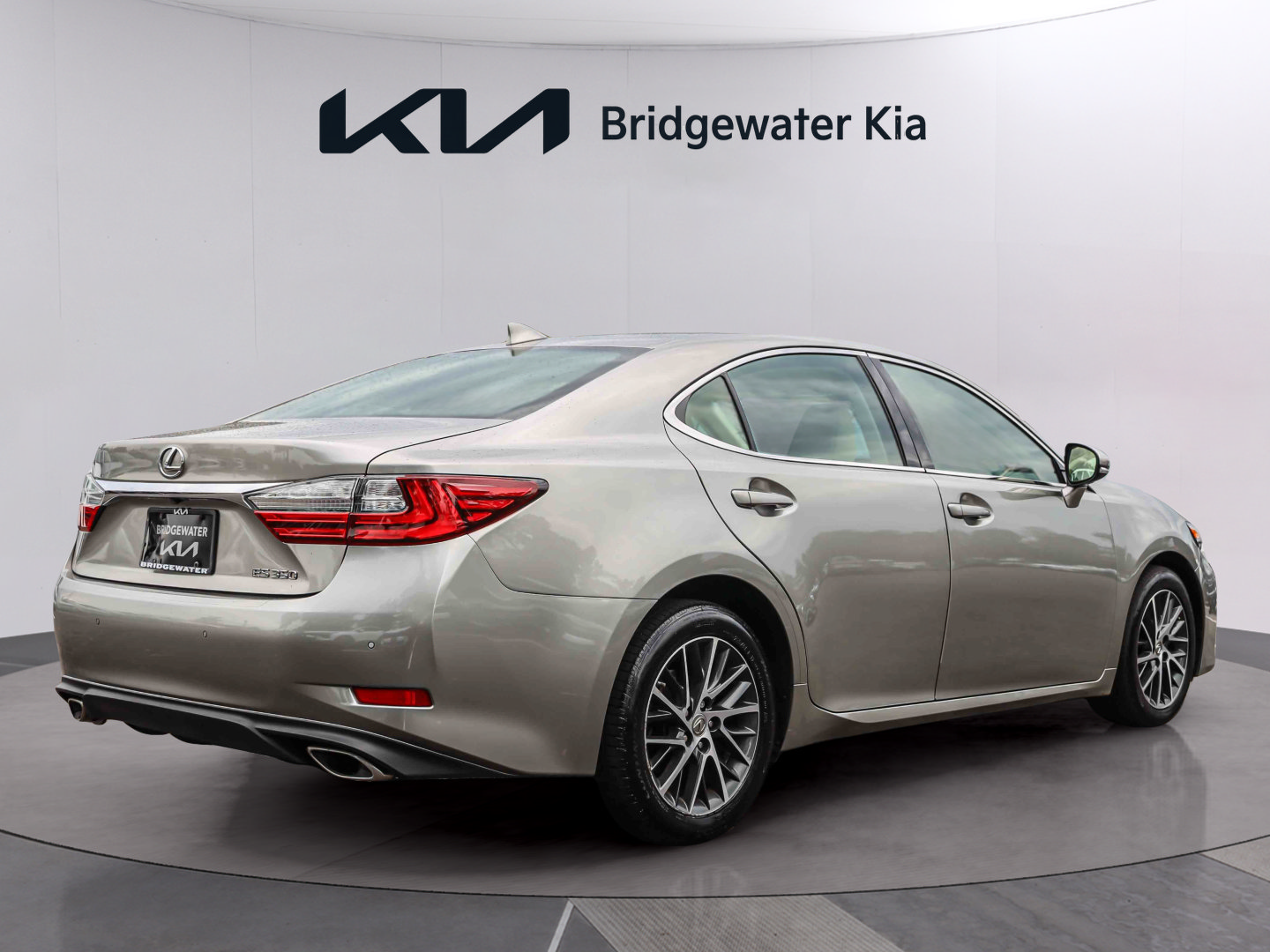 Used 2017 Lexus ES 350 w/ Navigation System Package FWD image 6