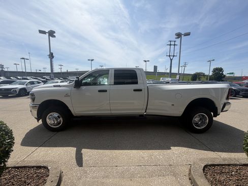 New 2026 RAM 3500 Tradesman AWD/4WD image 15