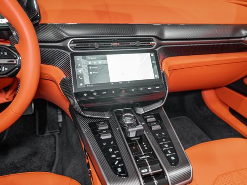 New 2026 Aston Martin Vanquish Convertible image 24