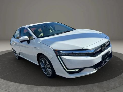 Used 2018 Honda Clarity Plug-In Hybrid image 3
