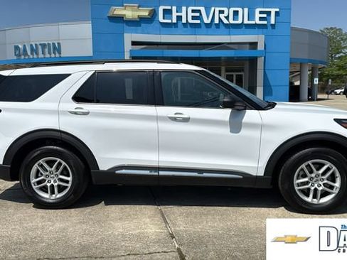 Used 2025 Ford Explorer Active RWD image 30