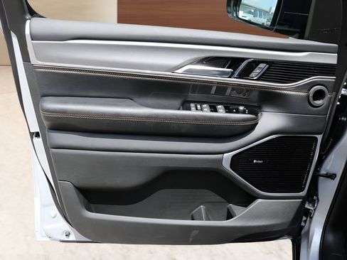 New 2026 Jeep Grand Wagoneer 4WD image 11