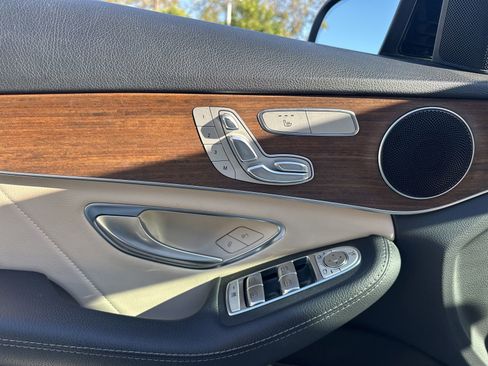 Used 2020 Mercedes-Benz C 300 Sedan image 11