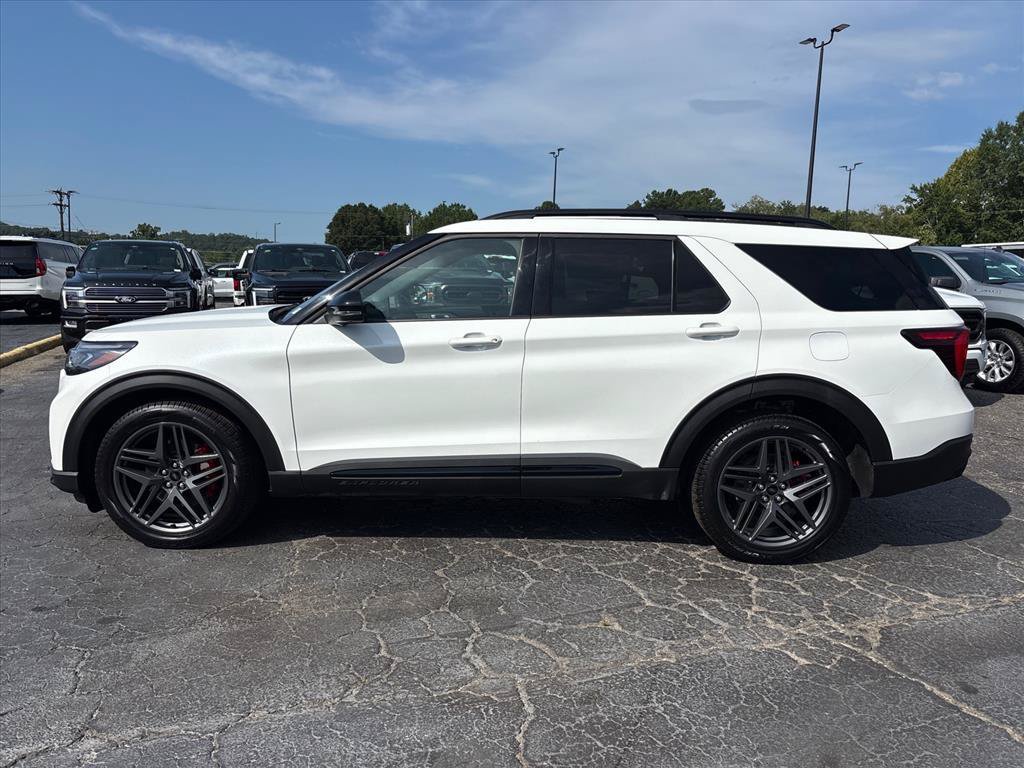 Used 2026 Ford Explorer ST AWD/4WD image 4