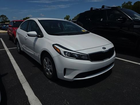 Used 2017 Kia Forte LX w/ LX Popular Package FWD image 2