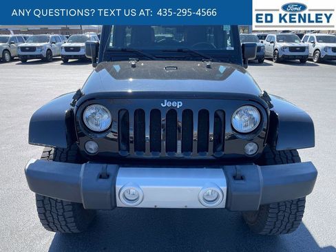 Used 2015 Jeep Wrangler Unlimited Sahara w/ Dual Top Group image 18