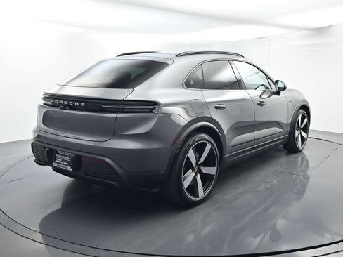 Certified 2025 Porsche Macan Electric RWD image 14