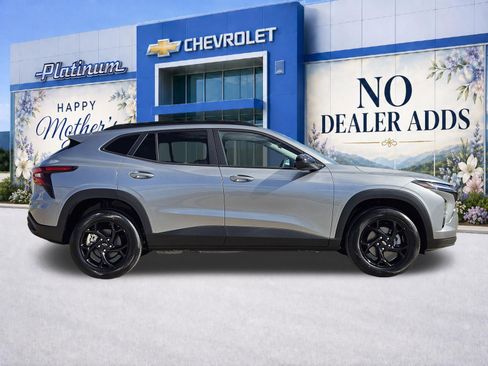 New 2026 Chevrolet Trax LT w/ Driver Confidence Package FWD image 7