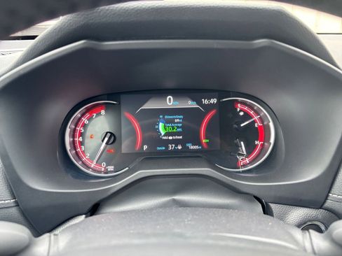 Used 2025 Toyota RAV4 XLE image 34