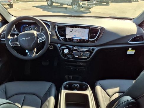 New 2026 Chrysler Voyager LX FWD image 7