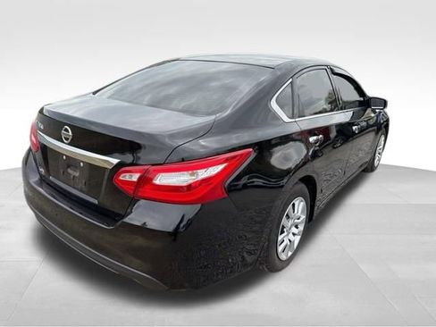 Used 2016 Nissan Altima 2.5 S w/ Power Driver Seat Package image 3