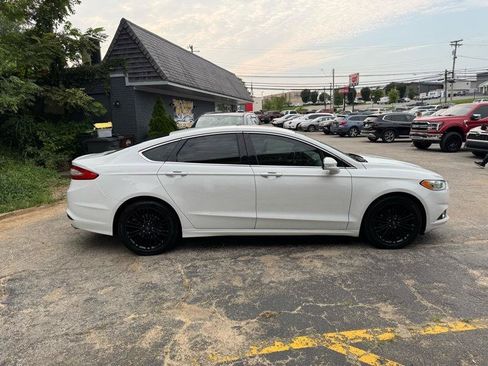 Used 2013 Ford Fusion SE FWD image 4