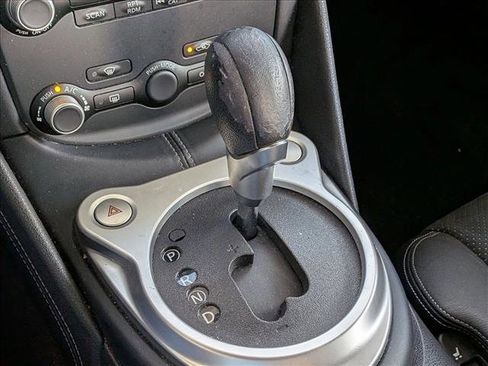 Used 2010 Nissan 370Z Touring image 11