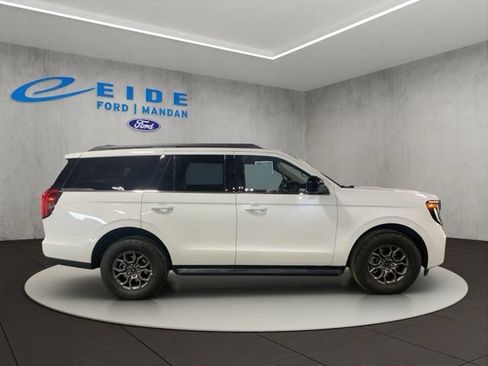 Used 2025 Ford Expedition Active AWD/4WD image 14