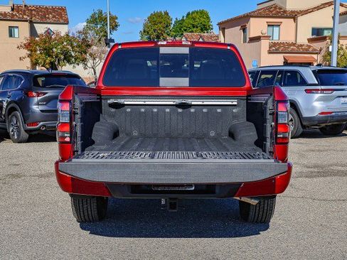 Used 2024 Nissan Frontier SL w/ Technology Package image 6