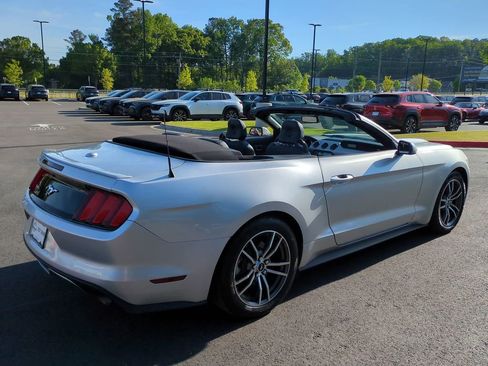 Used 2017 Ford Mustang Premium image 4