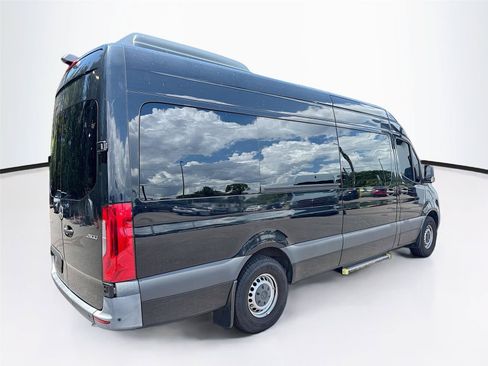 Used 2022 Mercedes-Benz Sprinter 2500 image 4