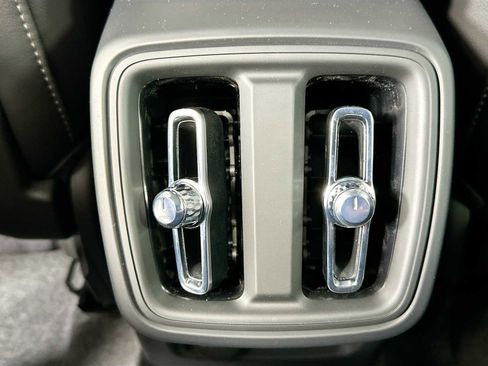 Used 2025 Volvo XC40 B5 Ultra w/ Climate Package image 23