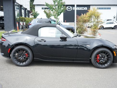 New 2026 MAZDA MX-5 Miata Club w/ Brembo/BBS Recaro Package RWD image 2