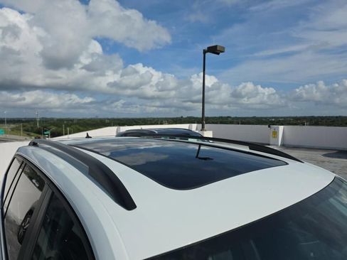 Used 2023 Volkswagen Atlas SE w/ Panoramic Sunroof Package image 7