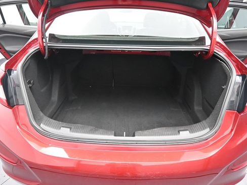 Used 2018 Chevrolet Cruze LT w/ Convenience Package FWD image 26