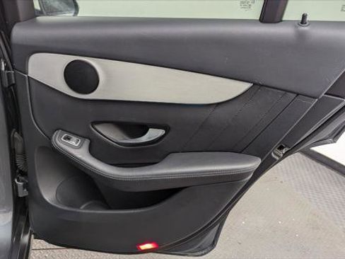 Used 2019 Mercedes-Benz GLC 300 image 21