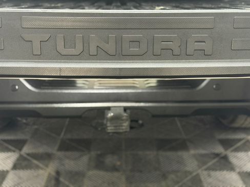 Used 2024 Toyota Tundra Limited AWD/4WD image 39