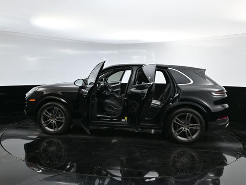 Used 2024 Porsche Cayenne image 36