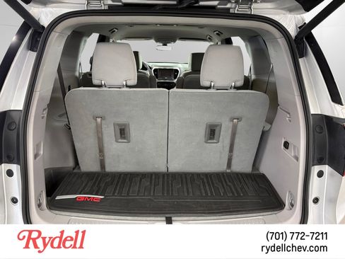 Used 2018 GMC Acadia SLE AWD/4WD image 19