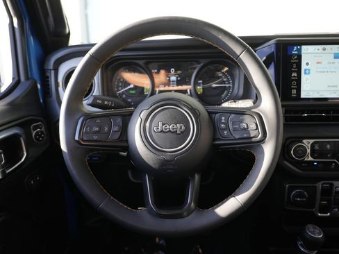 Used 2024 Jeep Wrangler Unlimited w/ Convenience Group AWD/4WD image 41